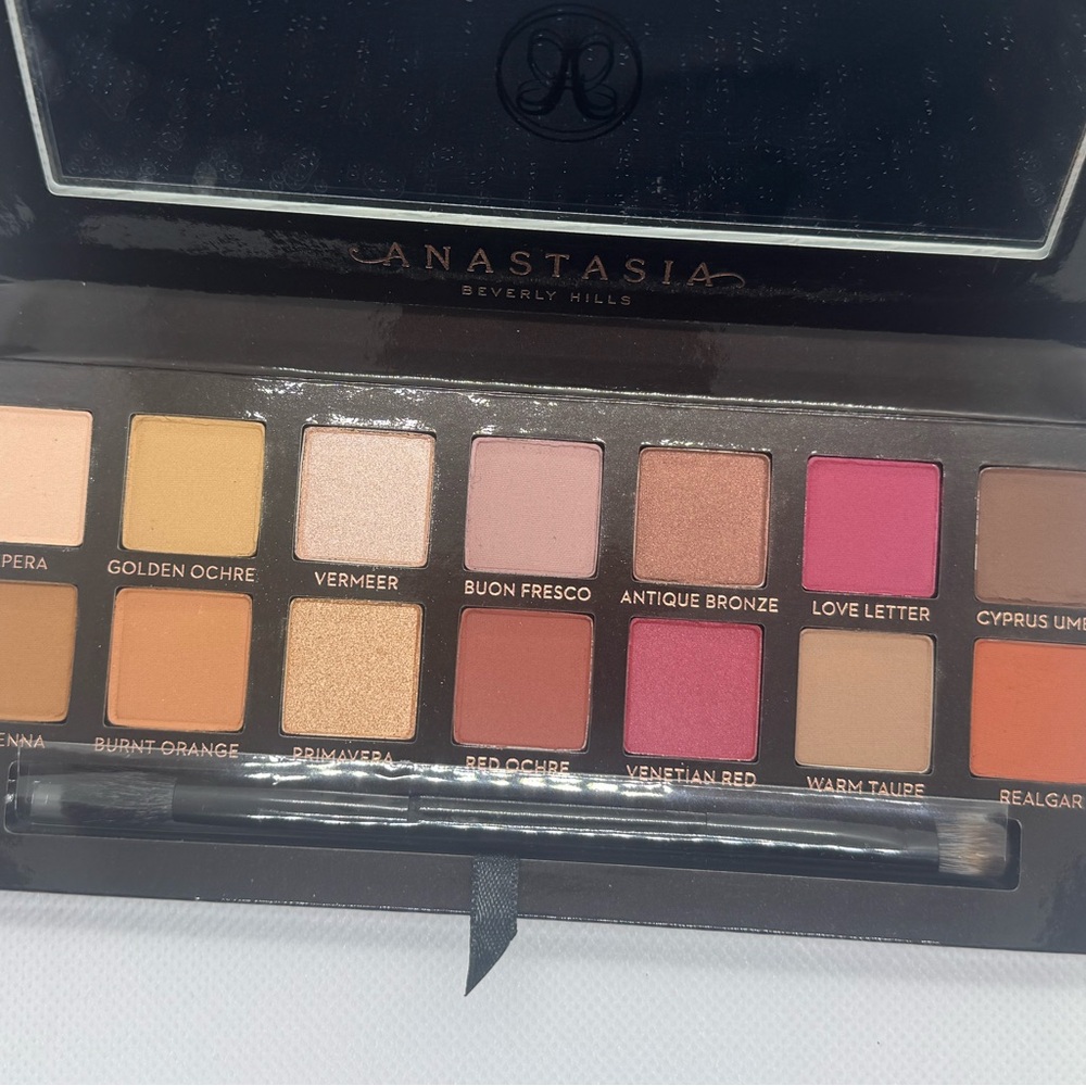 Anastasia Midern Renaissance eyeshadow palette